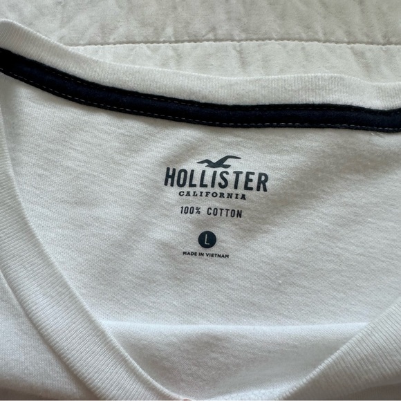 Holister California Graphic LongSleeve Tee - Picture 3 of 6